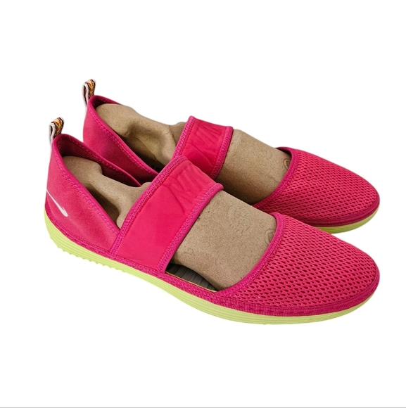 Woman's Nike Solar Soft Hot Pink Water Shoes-Size 11 - Picture 1 of 8